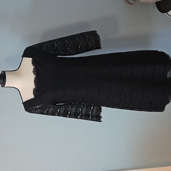 White House Black Market Dresses & Skirts - WHBM Scalloped Victorian Lace 3/4 Sleeve Midi Dress Lined Size Small